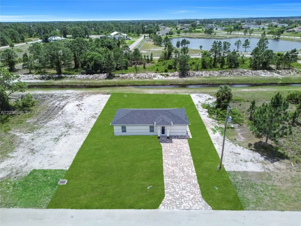 1042 Darlington St Other City - In The State Of Florida, FL 33974