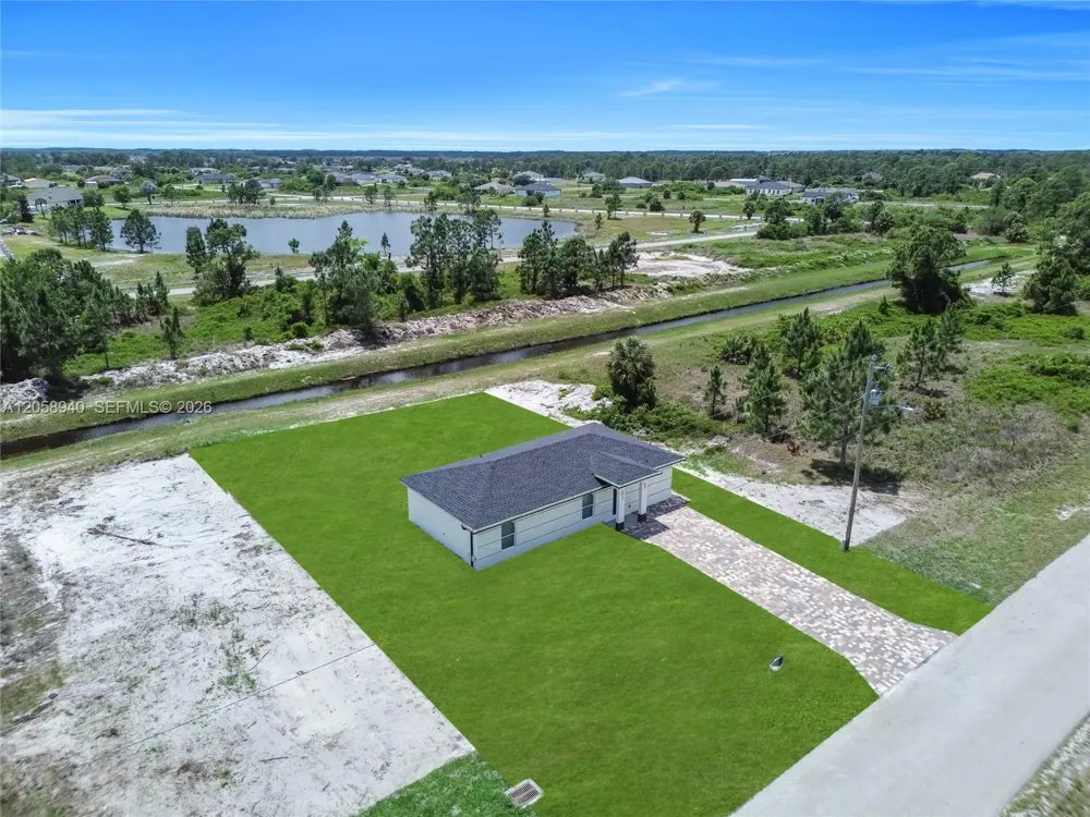 1042 Darlington St Other City - In The State Of Florida, FL 33974
