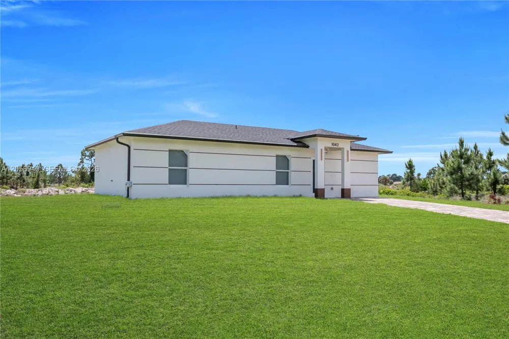 1042 Darlington St Other City - In The State Of Florida, FL 33974