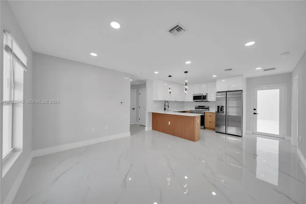 1042 Darlington St Other City - In The State Of Florida, FL 33974