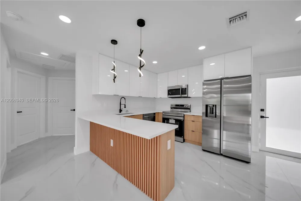 1042 Darlington St Other City - In The State Of Florida, FL 33974