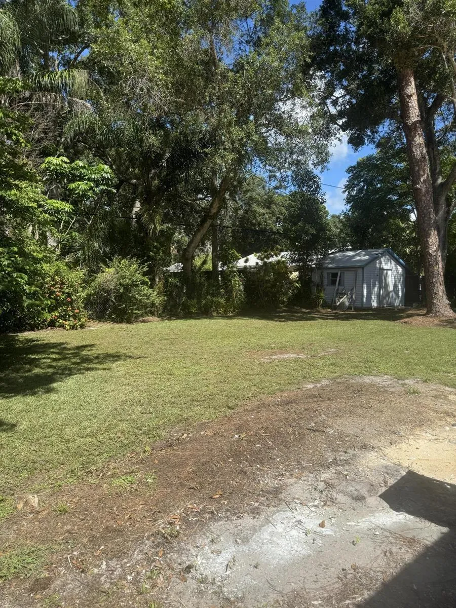 1749 26th Avenue Vero Beach, FL 32960