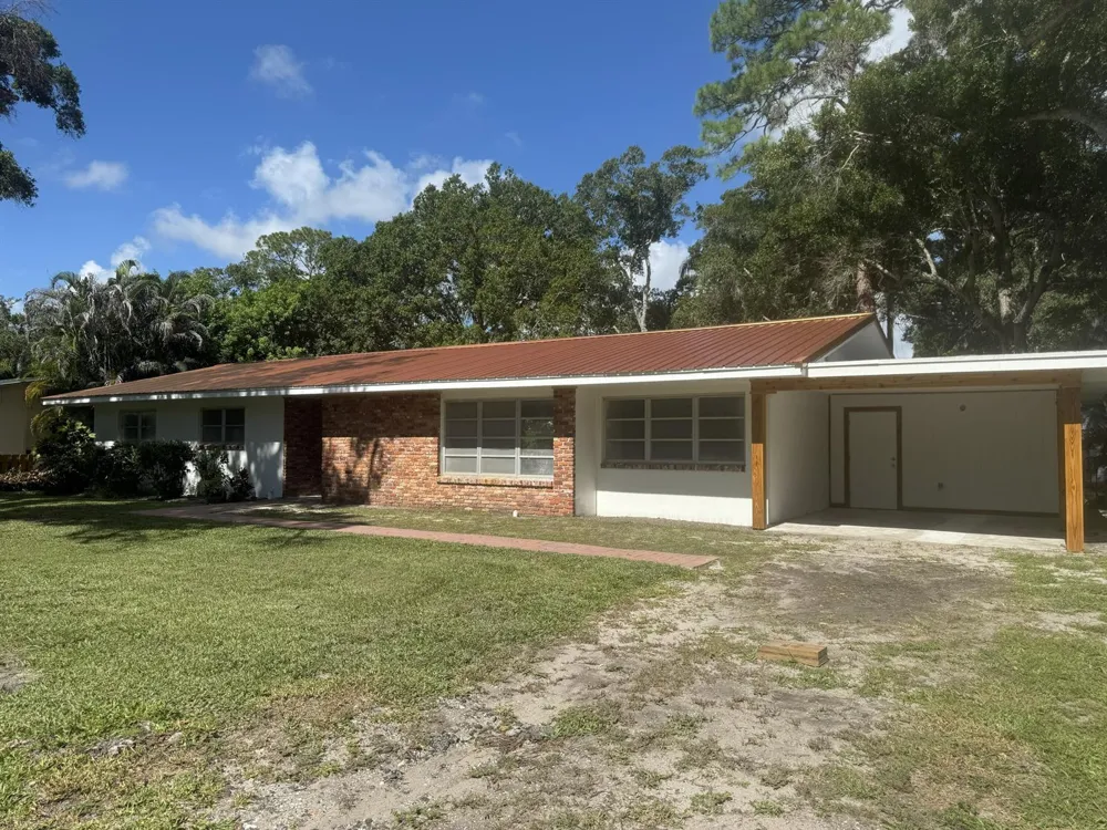 1749 26th Avenue Vero Beach, FL 32960