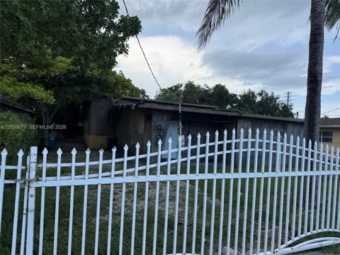 809 NW 108th St