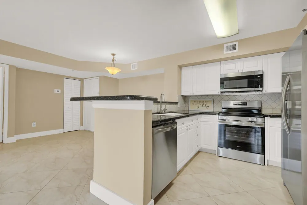 110 Yacht Club Way #105 Hypoluxo, FL 33462