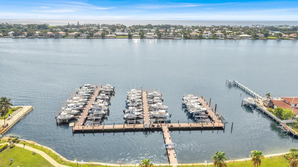 110 Yacht Club Way #105 Hypoluxo, FL 33462