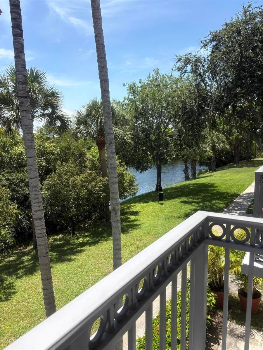 2044 ALTA MEADOWS LANE #1807 Delray Beach, FL 33444