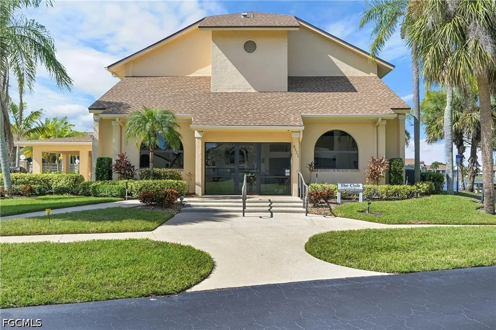 Charter Club Circle #13 Fort Myers, FL 33919