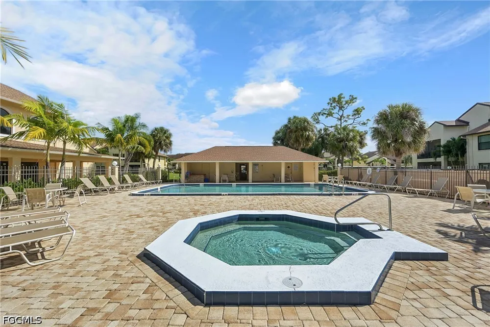 Charter Club Circle #13 Fort Myers, FL 33919