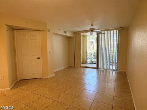 Residence Drive #305