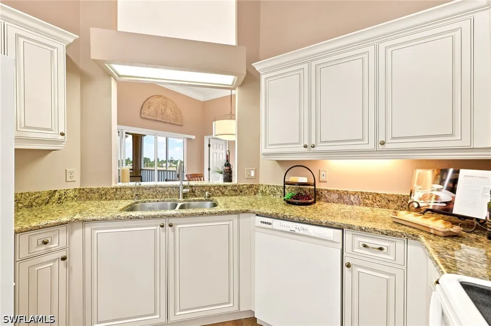 Citrus Lake Drive #E306 Naples, FL 34109