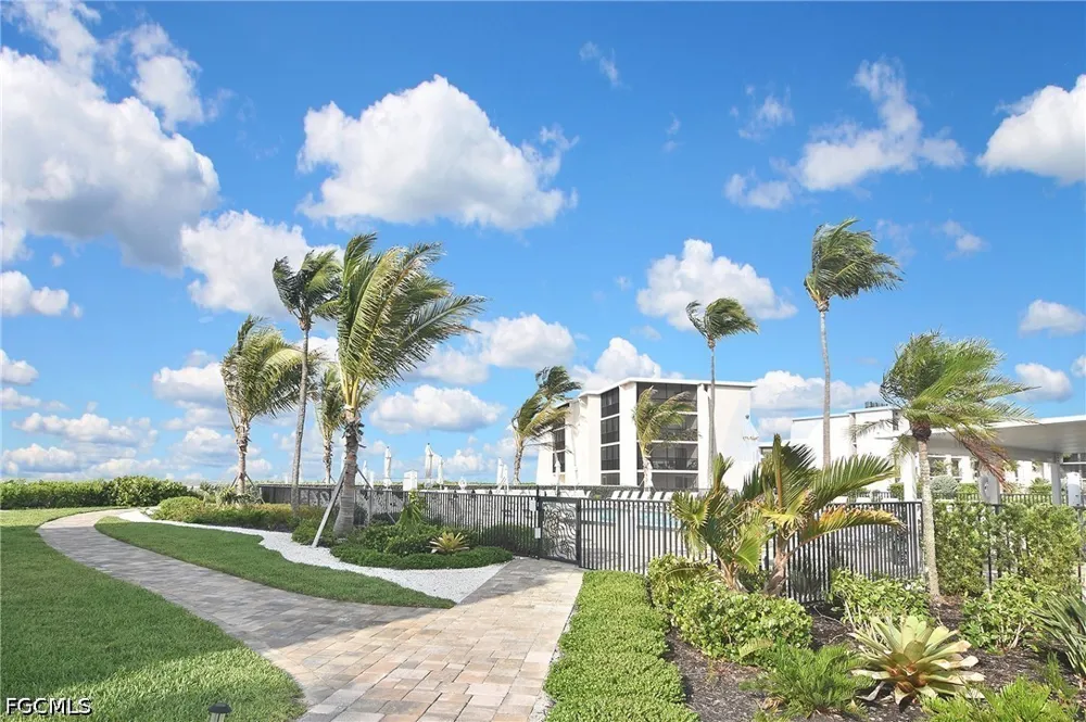 Middle Gulf Drive #105F Sanibel, FL 33957