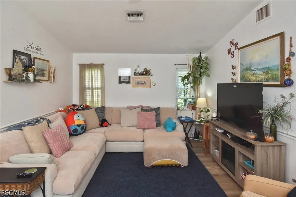 SE 18th Terrace Cape Coral, FL 33990