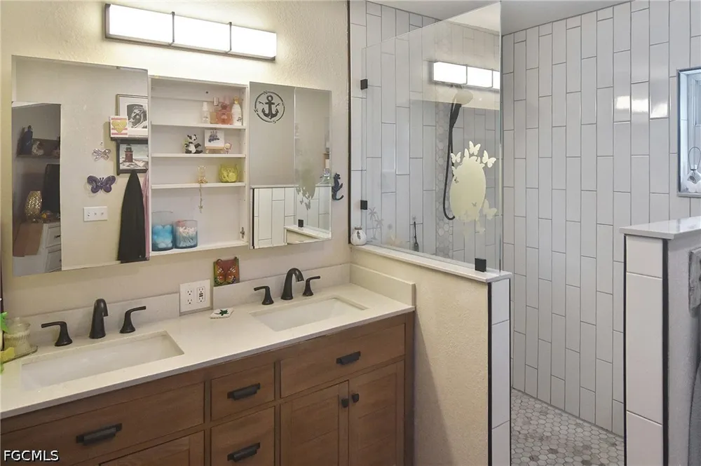 SE 18th Terrace Cape Coral, FL 33990