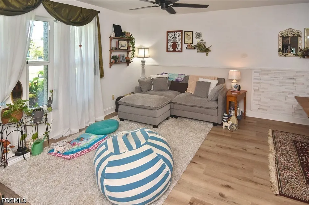 SE 18th Terrace Cape Coral, FL 33990