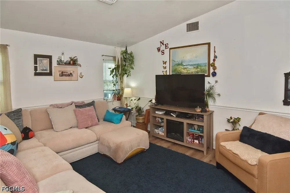 SE 18th Terrace Cape Coral, FL 33990