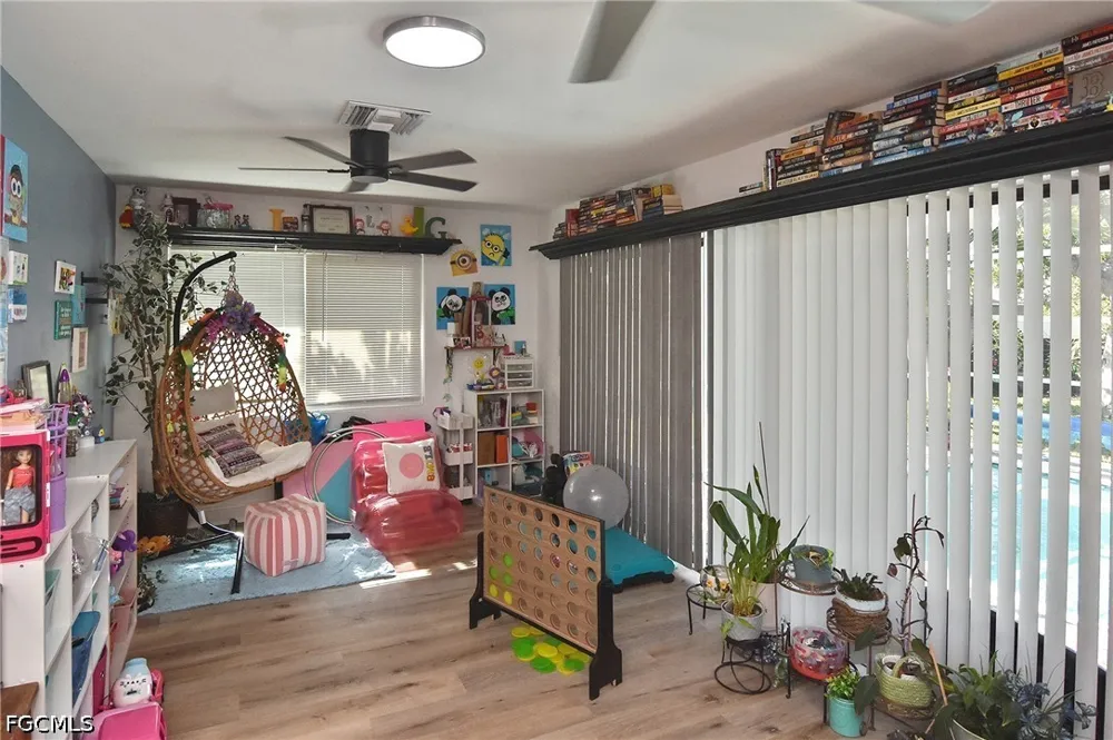 SE 18th Terrace Cape Coral, FL 33990