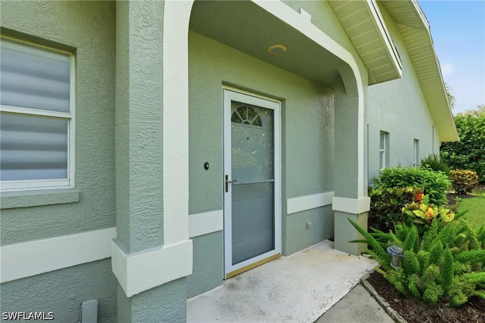 Royal Circle #1402 Naples, FL 34112