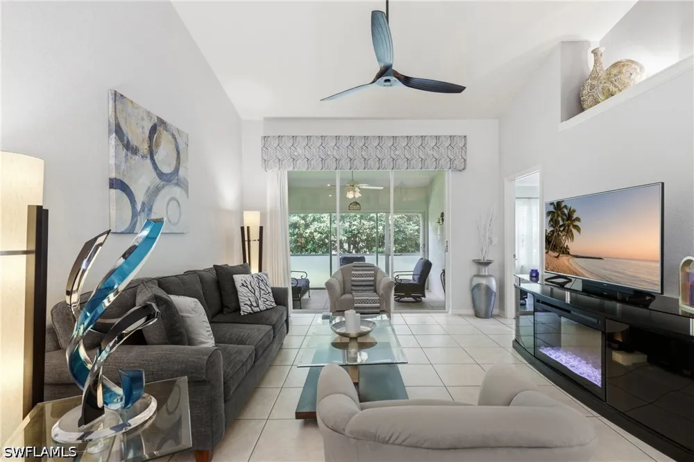 Royal Circle #1402 Naples, FL 34112