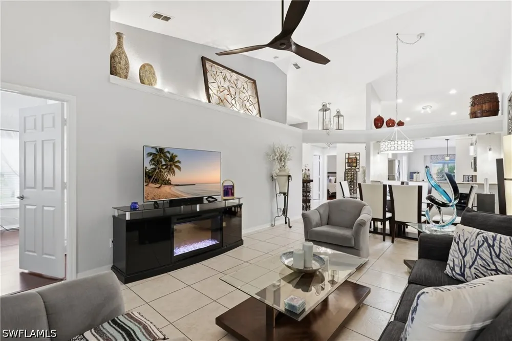 Royal Circle #1402 Naples, FL 34112