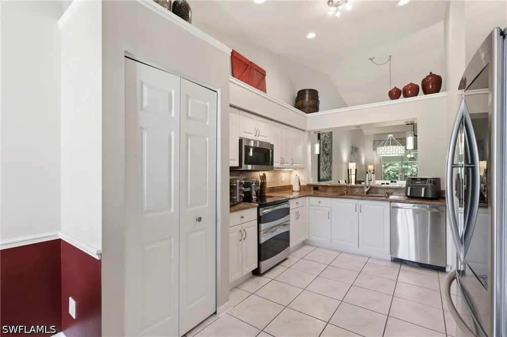 Royal Circle #1402 Naples, FL 34112
