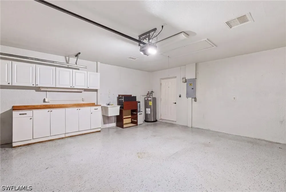 Royal Circle #1402 Naples, FL 34112