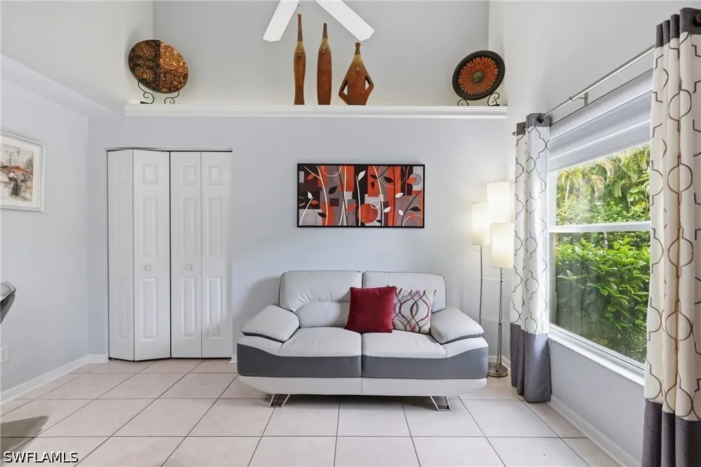 Royal Circle #1402 Naples, FL 34112