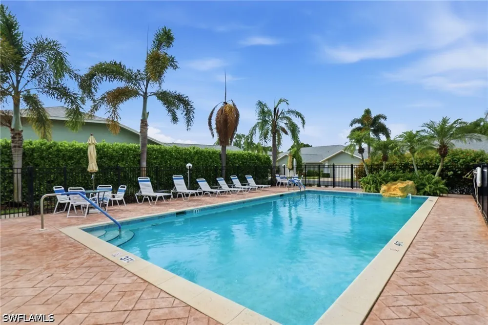 Royal Circle #1402 Naples, FL 34112