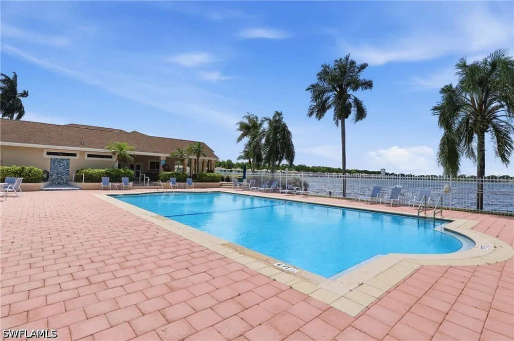 Royal Circle #1402 Naples, FL 34112