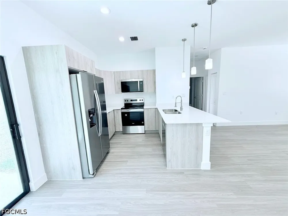Jay Court Labelle, FL 33935