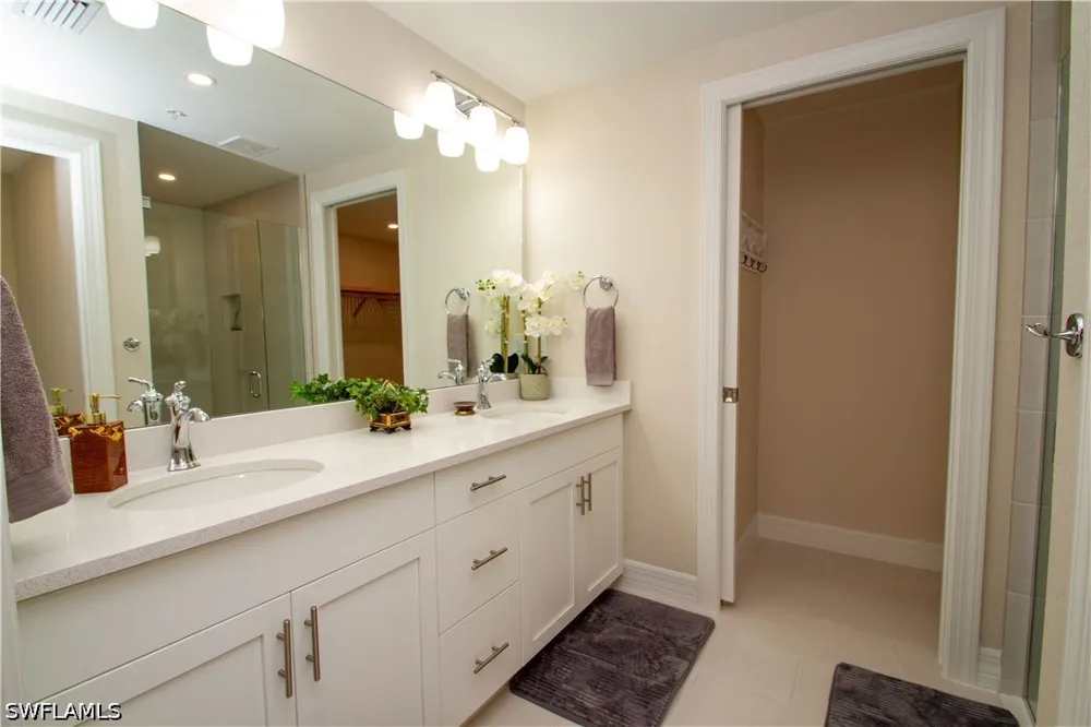 Indies Dr #101 Naples, FL 34114