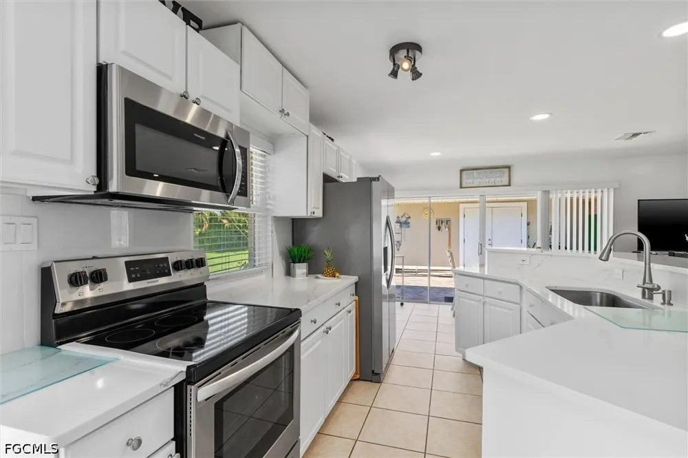 Robinson Avenue Port Charlotte, FL 33948