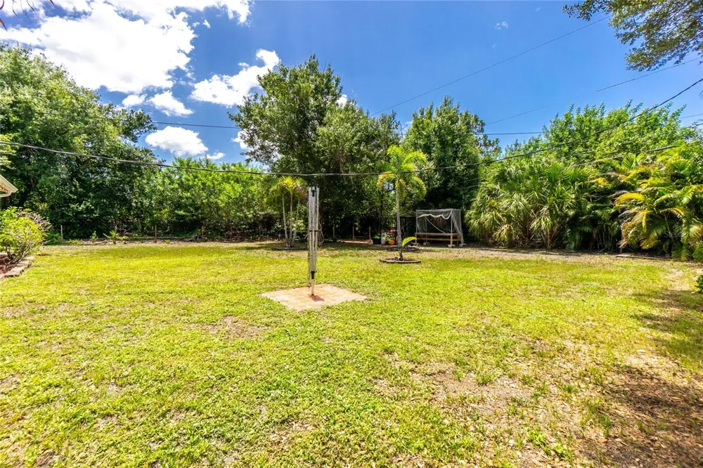 9435 BREWTON AVENUE Englewood, FL 34224