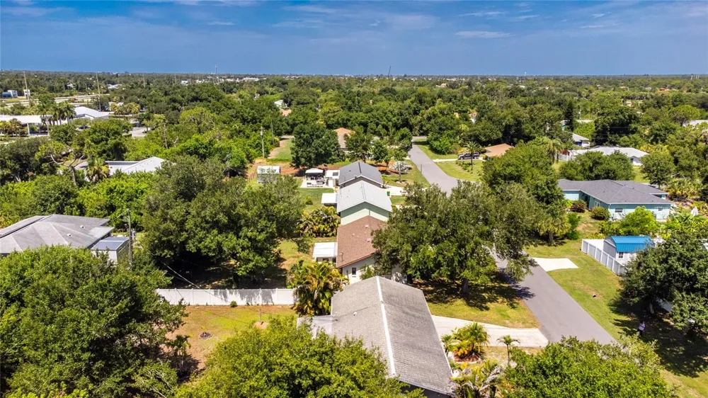 9435 BREWTON AVENUE Englewood, FL 34224