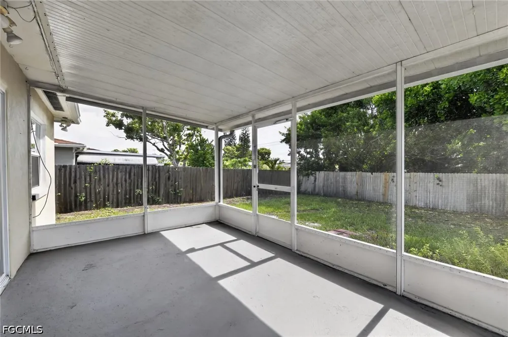 Robin Lane St Petersburg, FL 33714