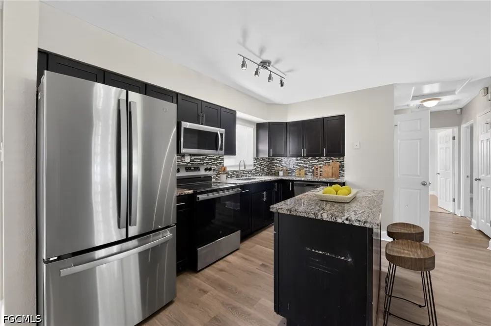 Robin Lane St Petersburg, FL 33714