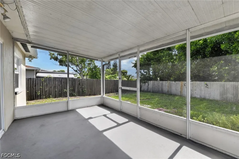Robin Lane St Petersburg, FL 33714