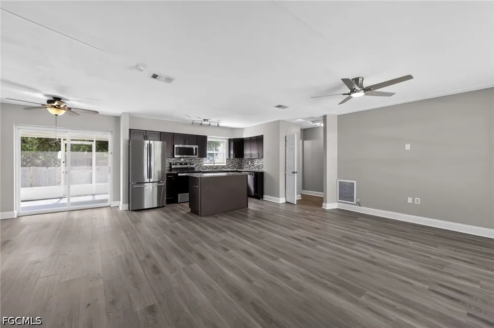 Robin Lane St Petersburg, FL 33714