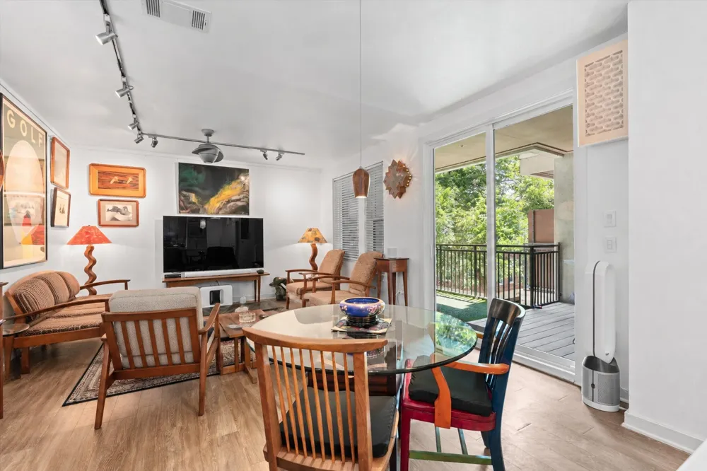1900 Barton Springs Road #3031 Austin, TX 78704