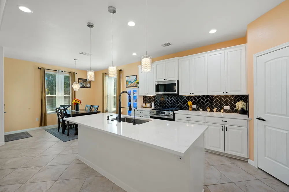 2509 Etta May Lane Leander, TX 78641