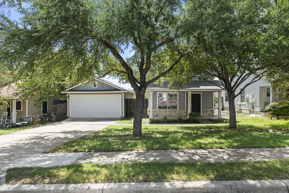 12517 Briarcreek Loop Manor, TX 78653
