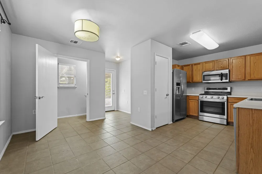 12517 Briarcreek Loop Manor, TX 78653