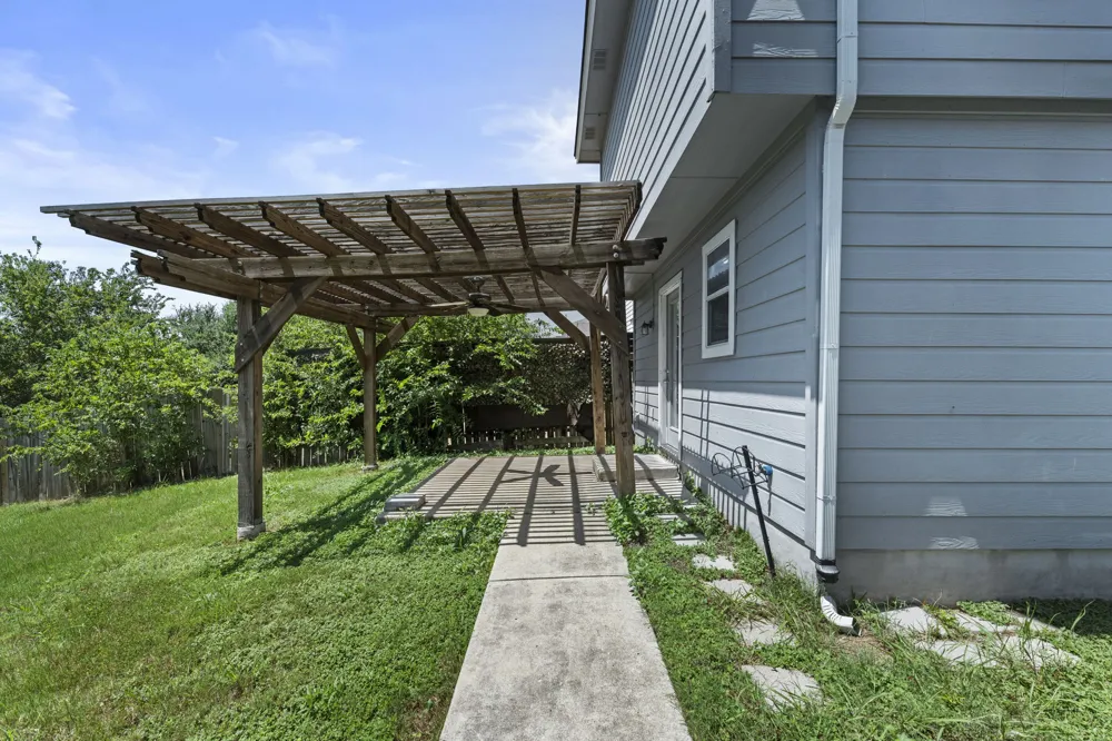 12517 Briarcreek Loop Manor, TX 78653