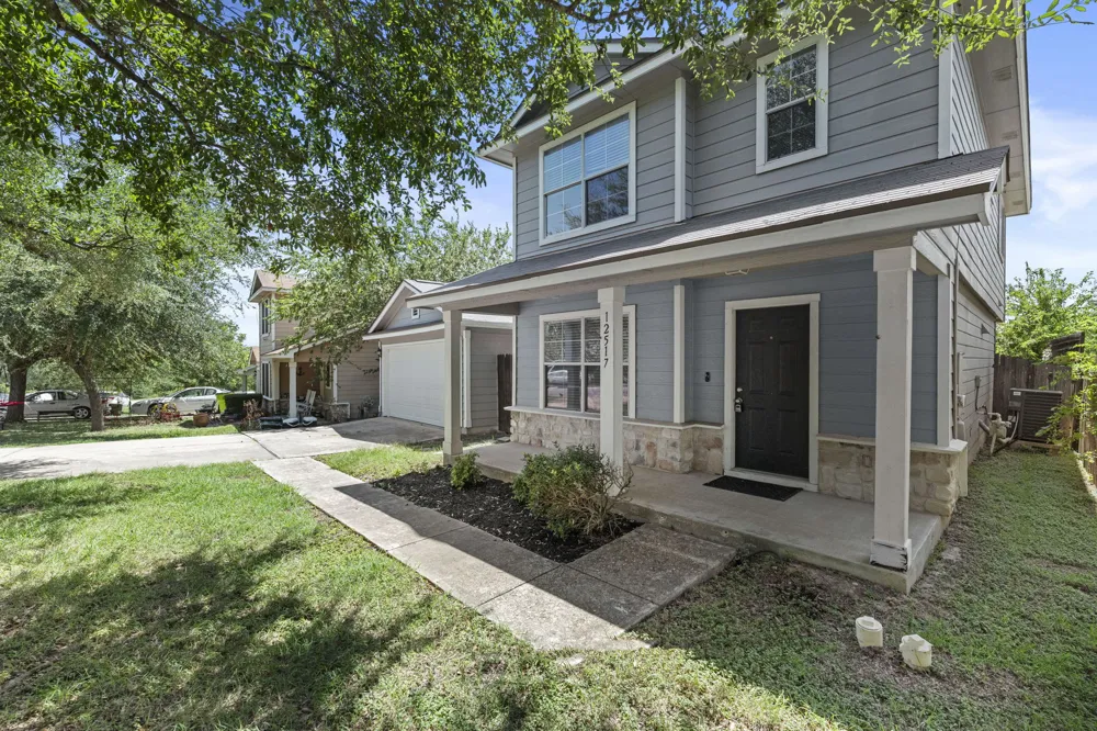 12517 Briarcreek Loop Manor, TX 78653