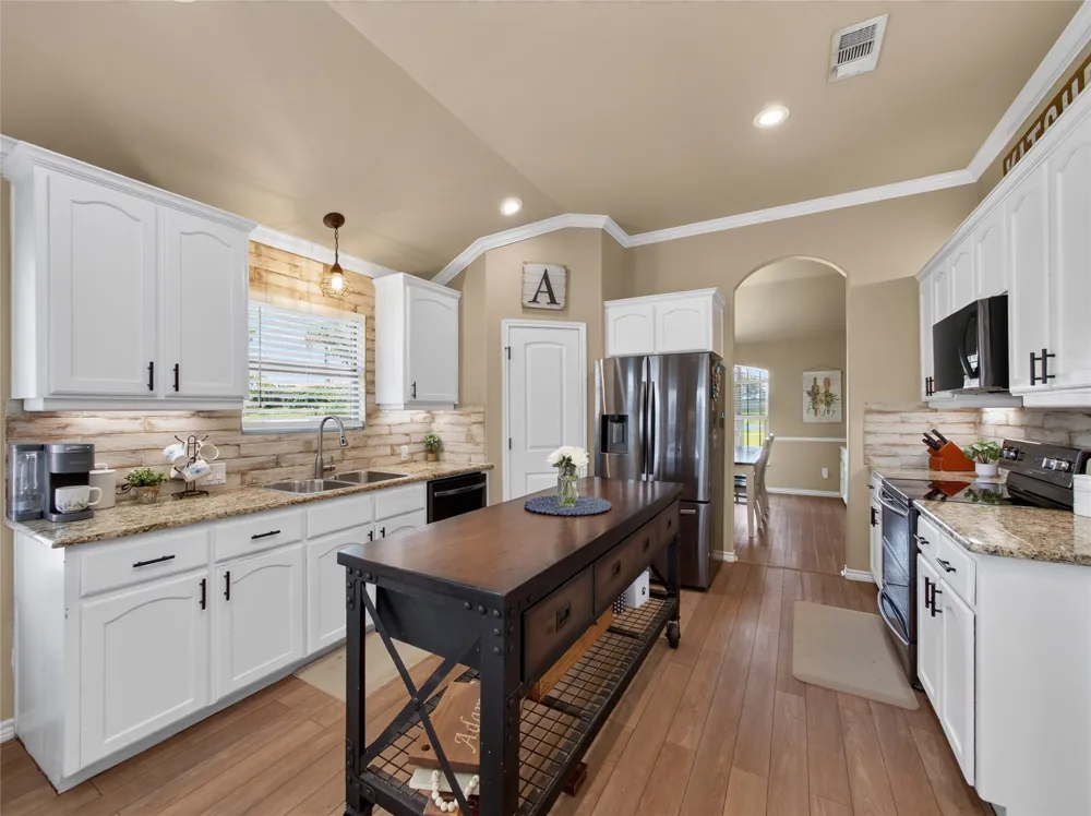 213 Sarahs Lane Liberty Hill, TX 78642