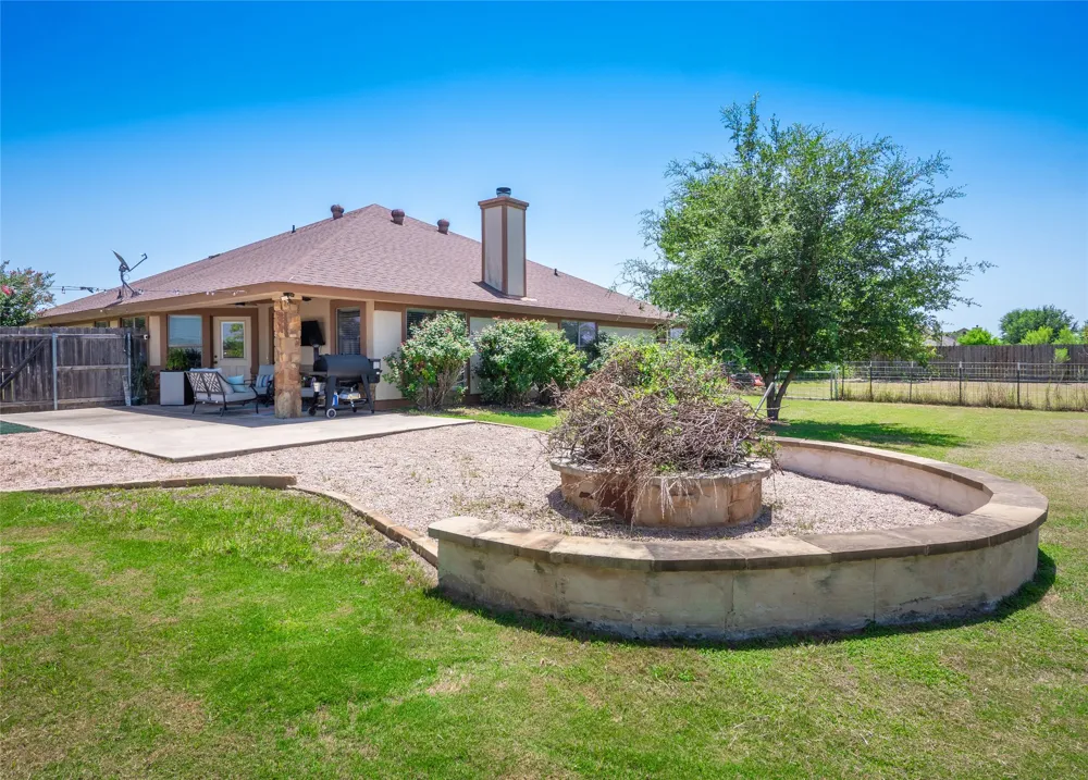 213 Sarahs Lane Liberty Hill, TX 78642