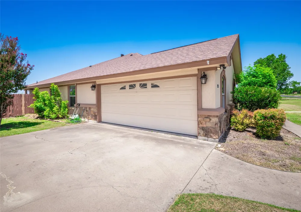 213 Sarahs Lane Liberty Hill, TX 78642