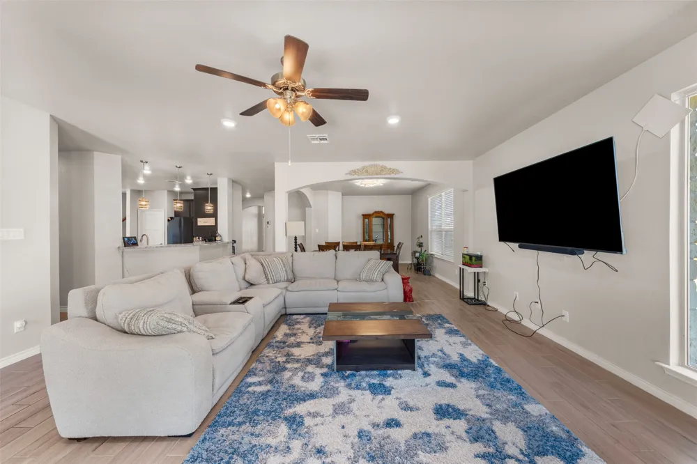 1527 Mountain Crest Cove Salado, TX 76571