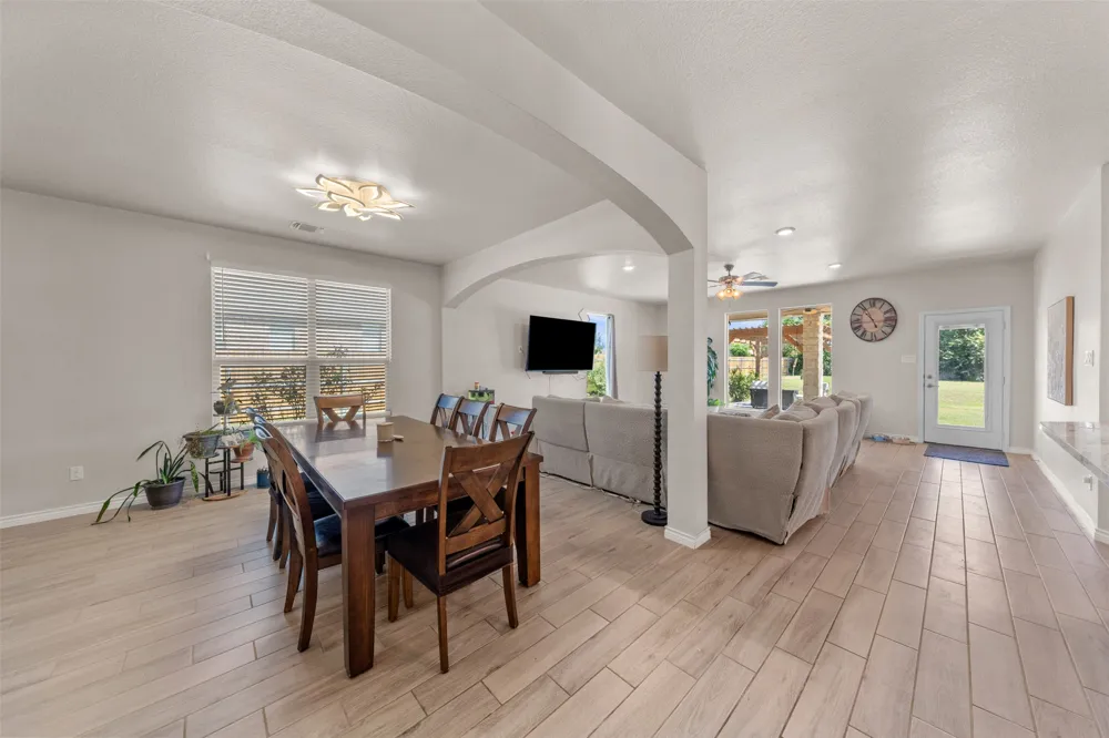 1527 Mountain Crest Cove Salado, TX 76571