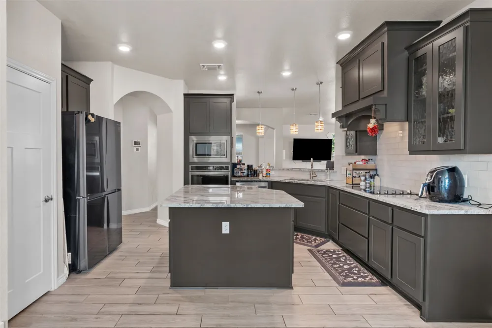 1527 Mountain Crest Cove Salado, TX 76571